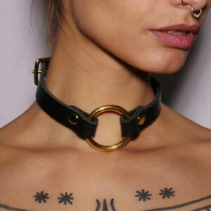 Choker doré élégant
