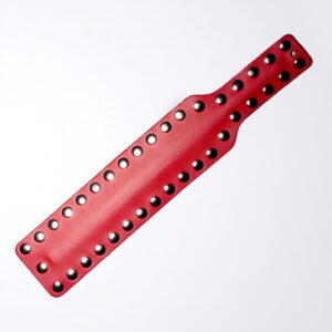 Paddle en cuir rouge à clous